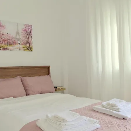 Pasiphae Apartment *